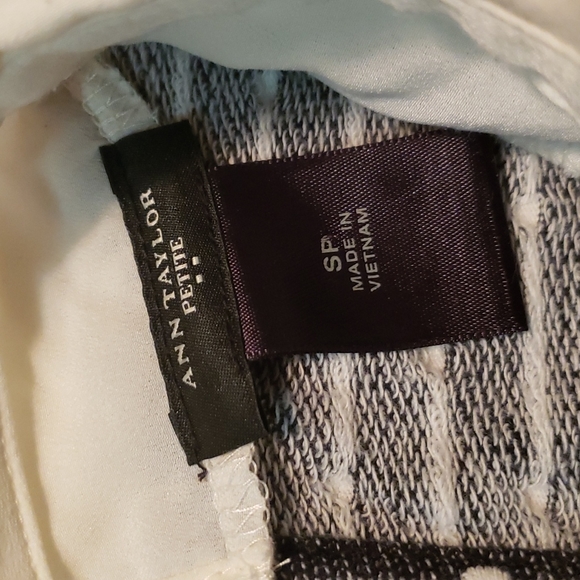 Ann Taylor Twofer Collared Petite SZ Small Sweater Black Cream - Picture 7 of 8